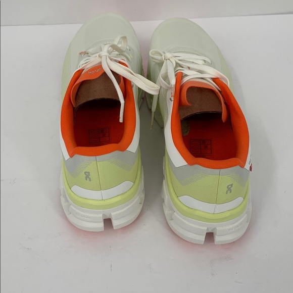 ON Cloud Cloudflow 4 running shoes sneakers yellow hay white women active new 10 - Picture 4 of 8